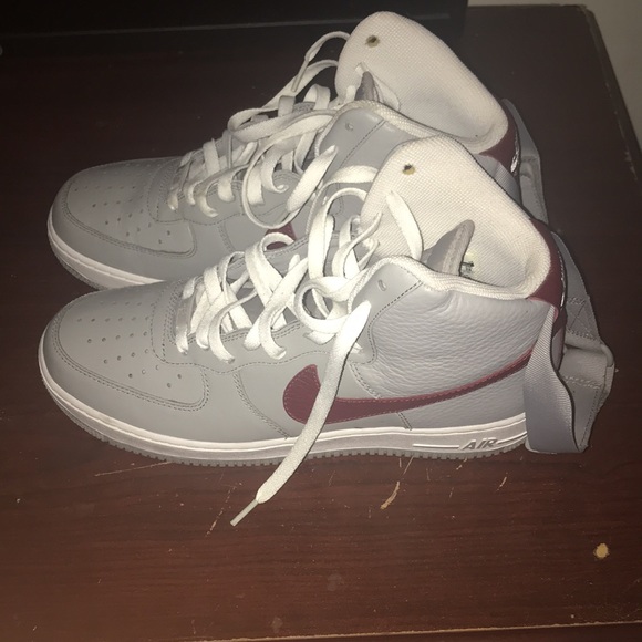 size 10 - Picture 2 of 3